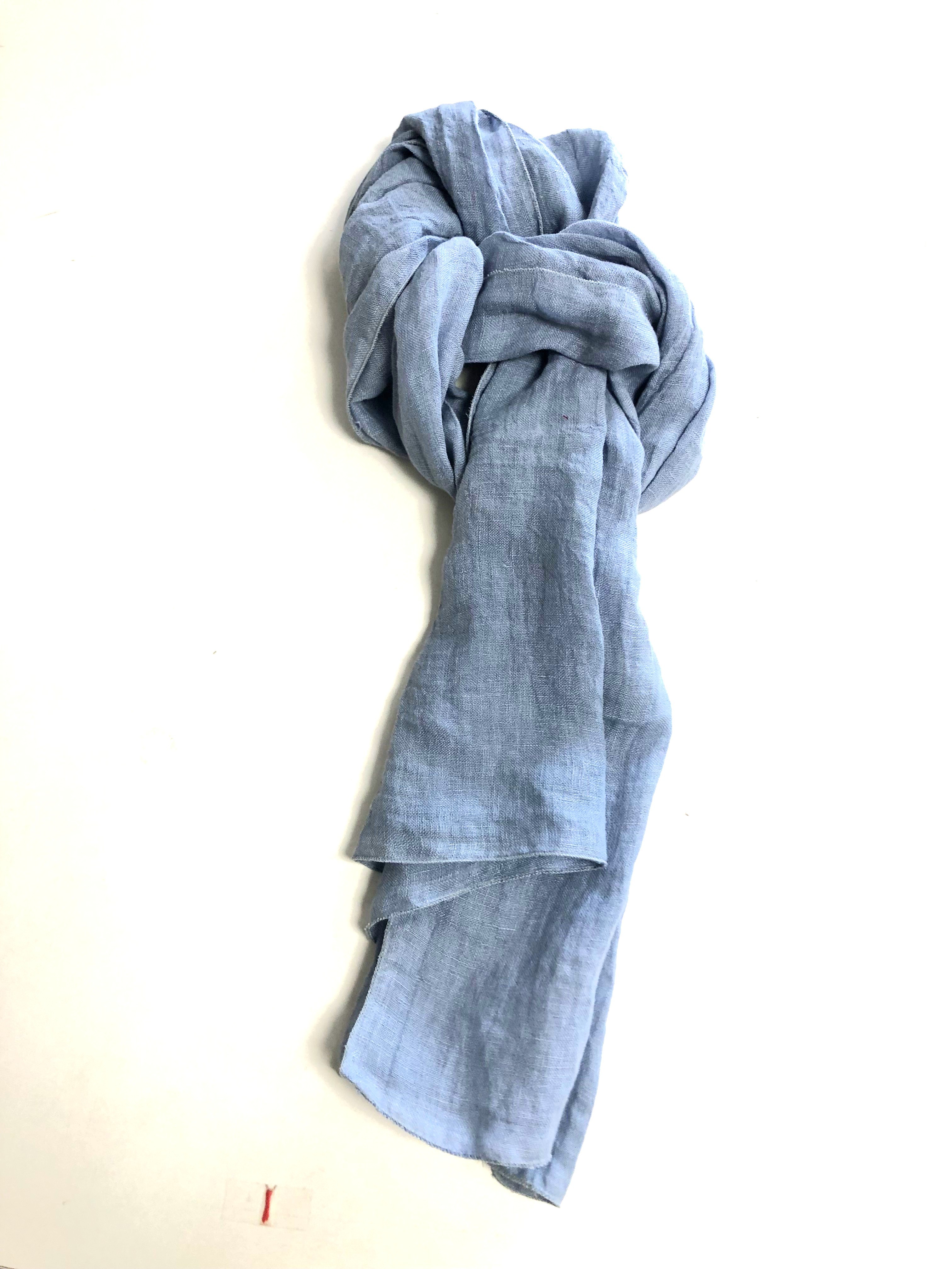 Gaze bleu clair